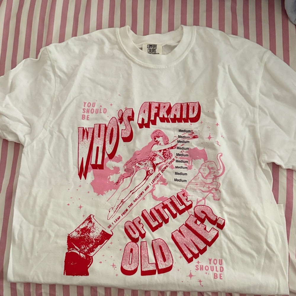 Taylor Swift White and Pink Graphic Tee - Picture 2 of 2